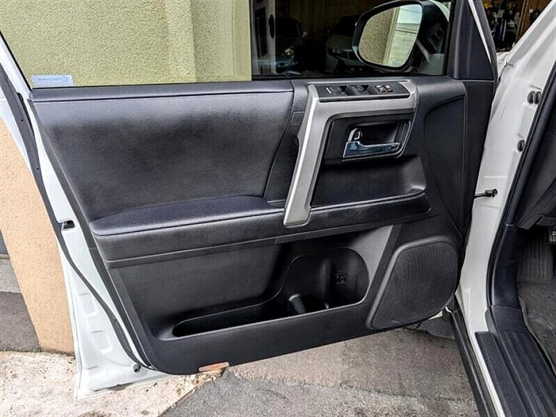 2022 Toyota 4Runner SR5 Premium - Photo 18 - St. George, UT 84770-2625