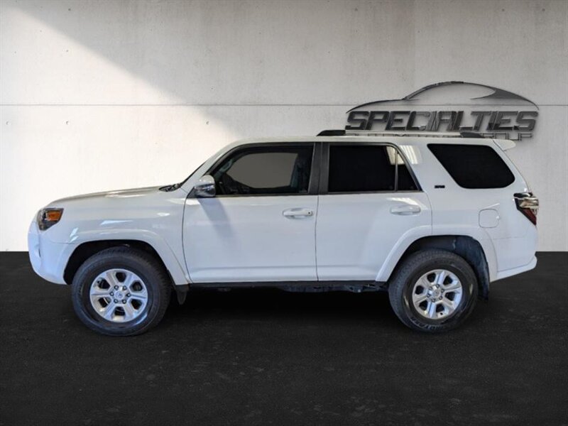 2022 Toyota 4Runner SR5 Premium photo 4