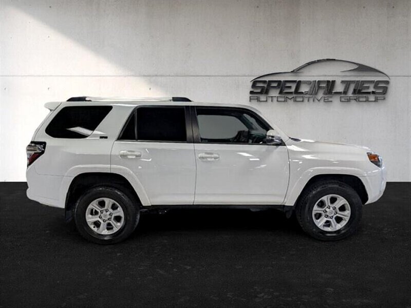 2022 Toyota 4Runner SR5 Premium - Photo 11 - St. George, UT 84770-2625