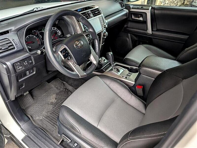 2022 Toyota 4Runner SR5 Premium - Photo 2 - St. George, UT 84770-2625