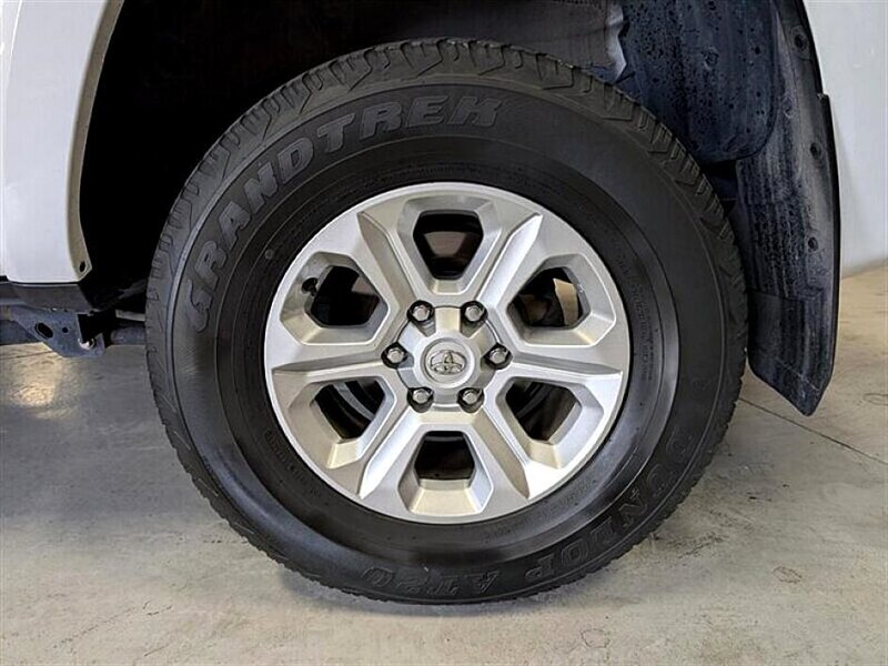 2022 Toyota 4Runner SR5 Premium - Photo 14 - St. George, UT 84770-2625