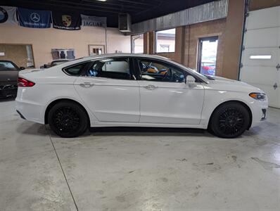 2020 Ford Fusion Hybrid Titanium   - Photo 11 - Bountiful, UT 84010