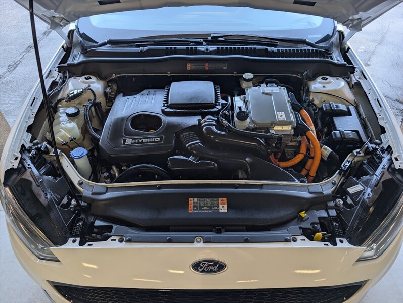 2020 Ford Fusion Hybrid Titanium   - Photo 17 - Bountiful, UT 84010