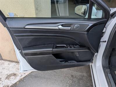 2020 Ford Fusion Hybrid Titanium   - Photo 17 - Bountiful, UT 84010