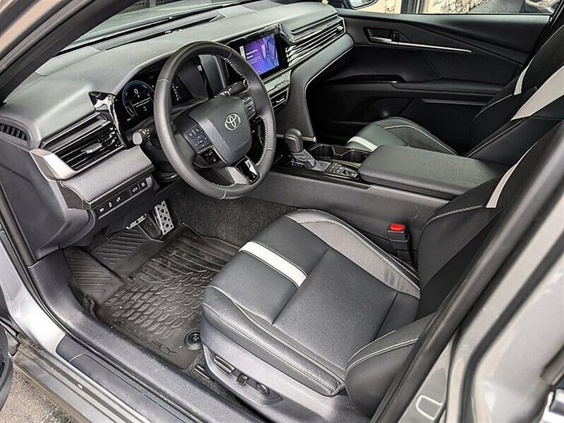 2025 Toyota Camry SE Hybrid - Photo 2 - Bountiful, UT 84010