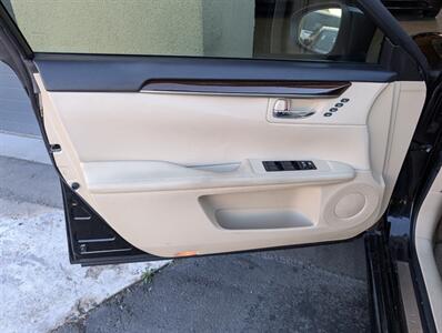 2015 Lexus ES 350   - Photo 18 - Bountiful, UT 84010