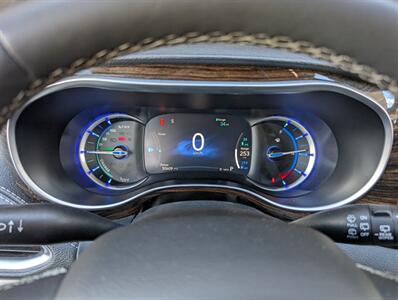 2023 Chrysler Pacifica Plug-In Hybrid Limited   - Photo 20 - Bountiful, UT 84010