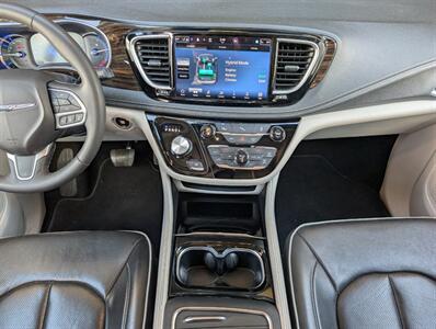 2023 Chrysler Pacifica Plug-In Hybrid Limited   - Photo 21 - Bountiful, UT 84010