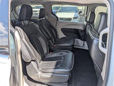 2023 Chrysler Pacifica Plug-In Hybrid Limited   - Photo 26 - Bountiful, UT 84010