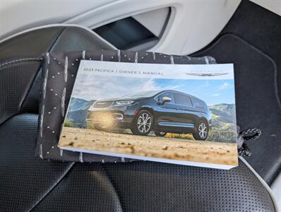 2023 Chrysler Pacifica Plug-In Hybrid Limited   - Photo 30 - Bountiful, UT 84010