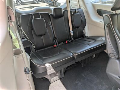 2023 Chrysler Pacifica Plug-In Hybrid Limited   - Photo 27 - Bountiful, UT 84010