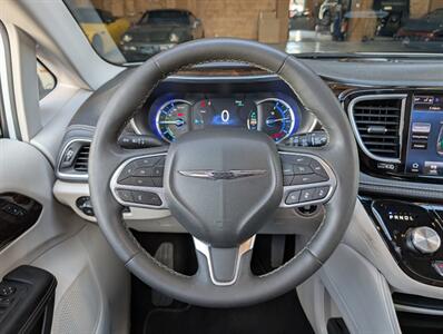 2023 Chrysler Pacifica Plug-In Hybrid Limited   - Photo 19 - Bountiful, UT 84010