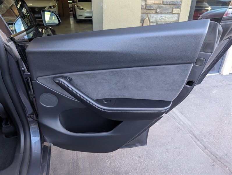 2021 Tesla Model Y Long Range - Photo 26 - Bountiful, UT 84010