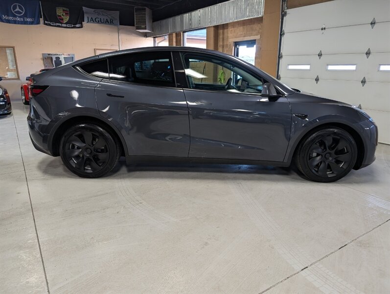2021 Tesla Model Y Long Range - Photo 11 - Bountiful, UT 84010