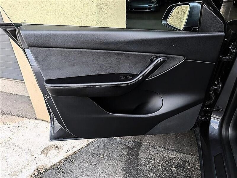 2021 Tesla Model Y Long Range - Photo 18 - St. George, UT 84770-2625