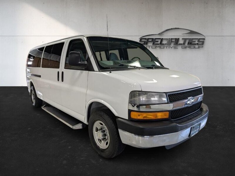 2008 Chevrolet Express Base's photo