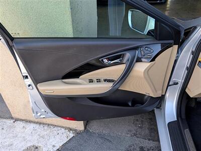 2012 Hyundai Azera   - Photo 18 - Bountiful, UT 84010