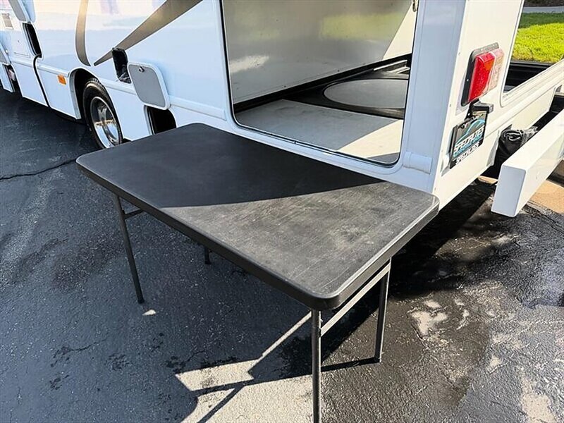 2015 Thor Majestic 28A - Photo 18 - Bountiful, UT 84010