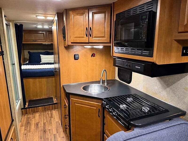 2015 Thor Majestic 28A - Photo 19 - Bountiful, UT 84010