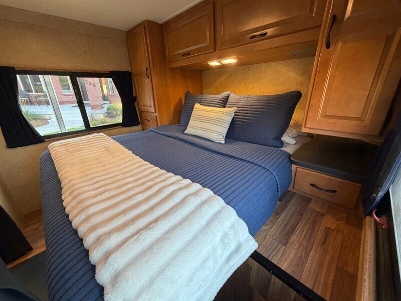 2015 Thor Majestic 28A - Photo 25 - Bountiful, UT 84010