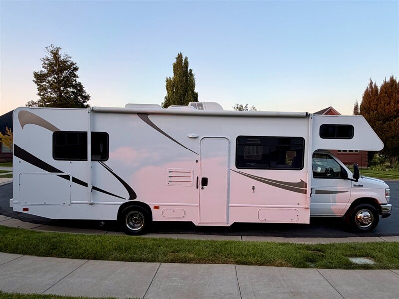 2015 Thor Majestic 28A - Photo 11 - Bountiful, UT 84010