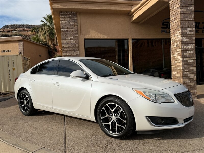 2017 Buick Regal Sport Touring's photo