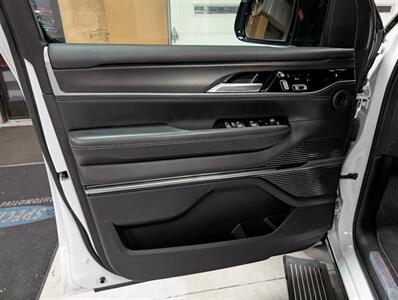 2024 Jeep Grand Wagoneer L Obsidian   - Photo 18 - Bountiful, UT 84010