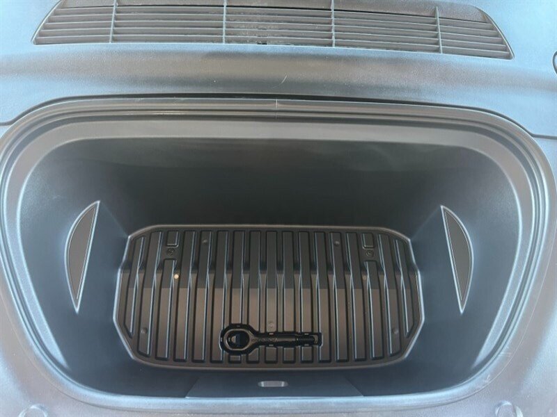 2022 Tesla Model Y Long Range - Photo 4 - St. George, UT 84770-2625