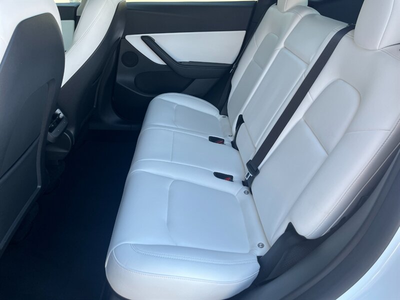 2022 Tesla Model Y Long Range - Photo 11 - St. George, UT 84770-2625