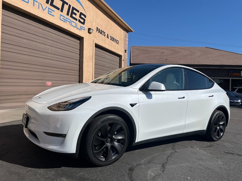 2022 Tesla Model Y Long Range - Photo 8 - St. George, UT 84770-2625