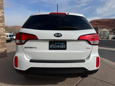 2015 Kia Sorento LX-V6 AWD 7-Seater   - Photo 18 - St. George, UT 84770-2625