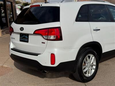 2015 Kia Sorento LX-V6 AWD 7-Seater   - Photo 14 - St. George, UT 84770-2625