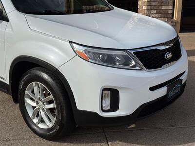 2015 Kia Sorento LX-V6 AWD 7-Seater   - Photo 8 - St. George, UT 84770-2625