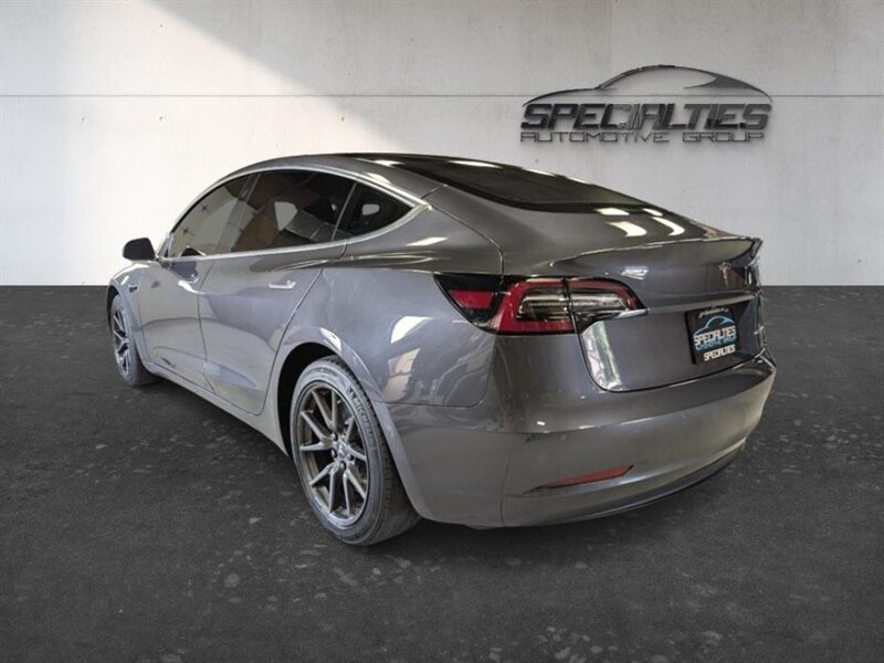 2018 Tesla Model 3 Long Range w/ Acceleration Boost - Photo 8 - Bountiful, UT 84010