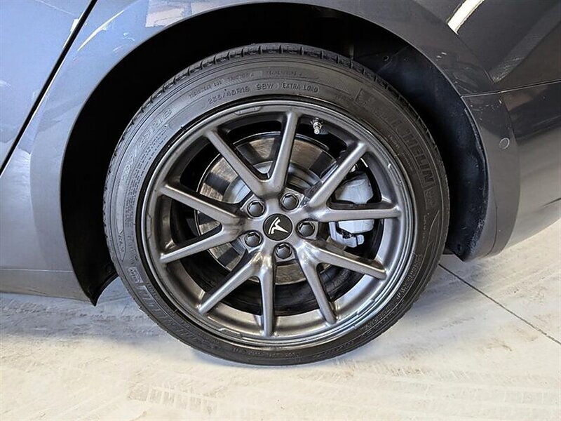 2018 Tesla Model 3 Long Range w/ Acceleration Boost - Photo 14 - Bountiful, UT 84010