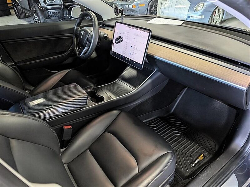 2018 Tesla Model 3 Long Range w/ Acceleration Boost - Photo 4 - Bountiful, UT 84010