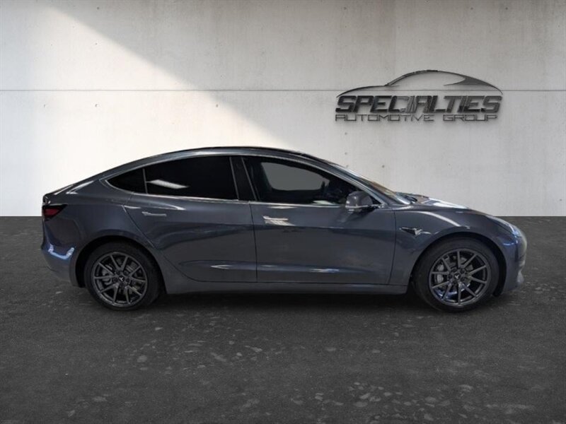 2018 Tesla Model 3 Long Range w/ Acceleration Boost - Photo 11 - Bountiful, UT 84010