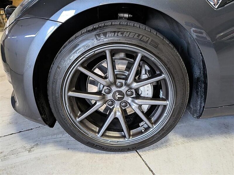 2018 Tesla Model 3 Long Range w/ Acceleration Boost - Photo 15 - Bountiful, UT 84010