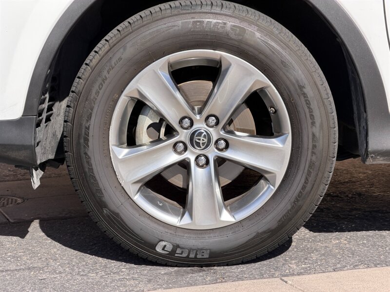 2015 Toyota RAV4 XLE - Photo 31 - St. George, UT 84770-2625