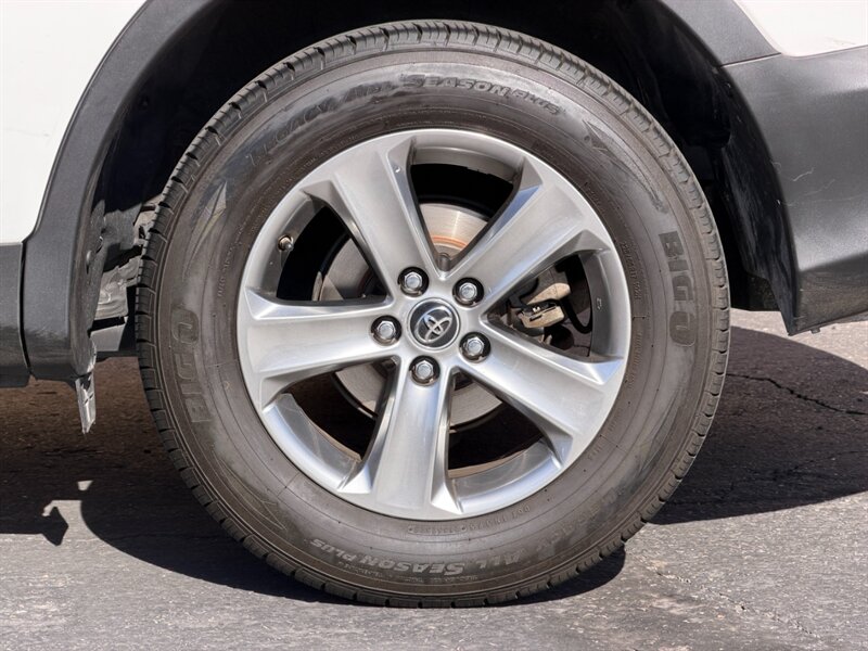 2015 Toyota RAV4 XLE - Photo 32 - St. George, UT 84770-2625