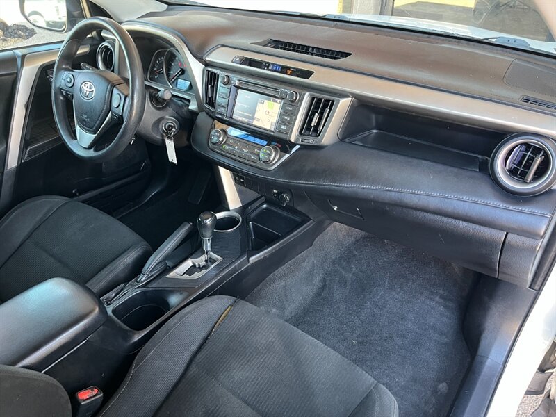 2015 Toyota RAV4 XLE - Photo 7 - St. George, UT 84770-2625