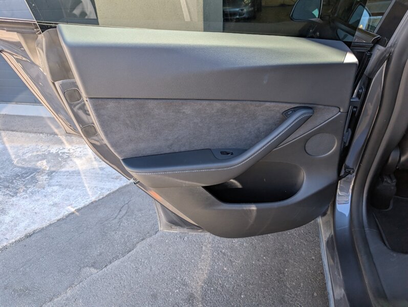 2021 Tesla Model Y Long Range w/ Acceleration Boost - Photo 24 - Bountiful, UT 84010