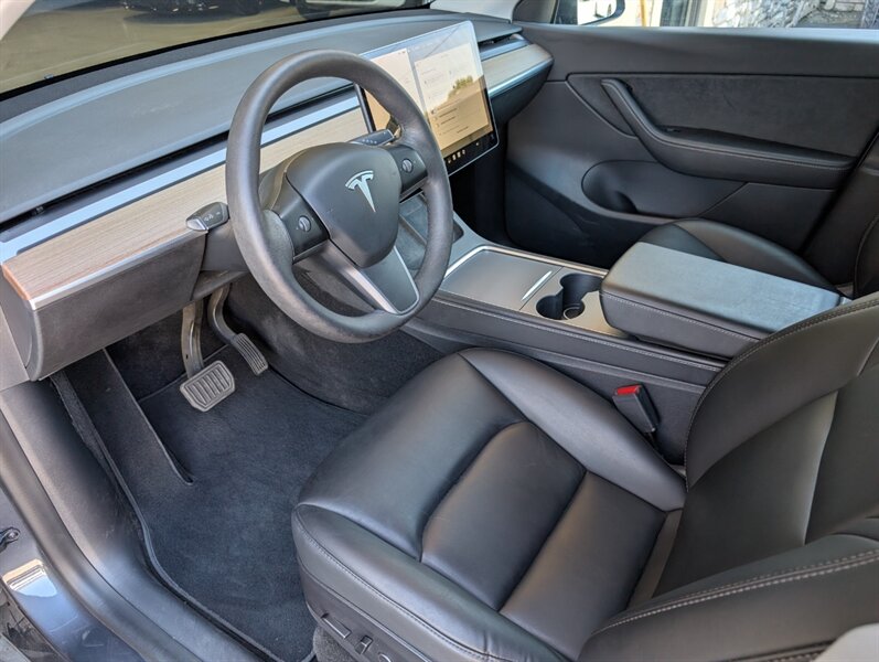 2021 Tesla Model Y Long Range w/ Acceleration Boost - Photo 2 - Bountiful, UT 84010