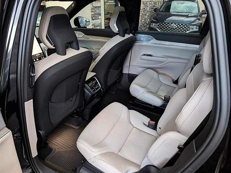 2025 Volvo EX90 Performance Ultra - Photo 26 - Bountiful, UT 84010