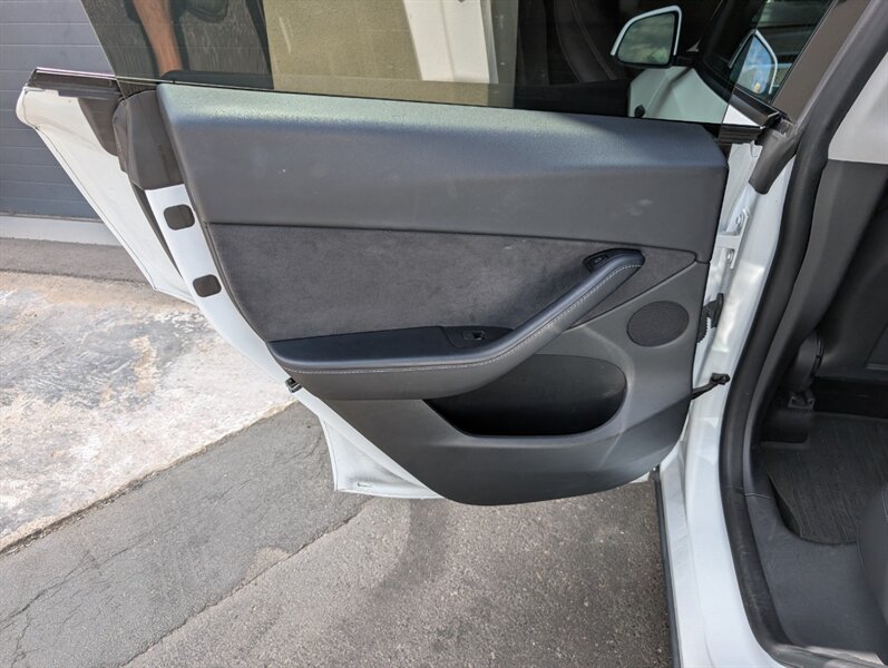 2022 Tesla Model Y Long Range - Photo 23 - Bountiful, UT 84010