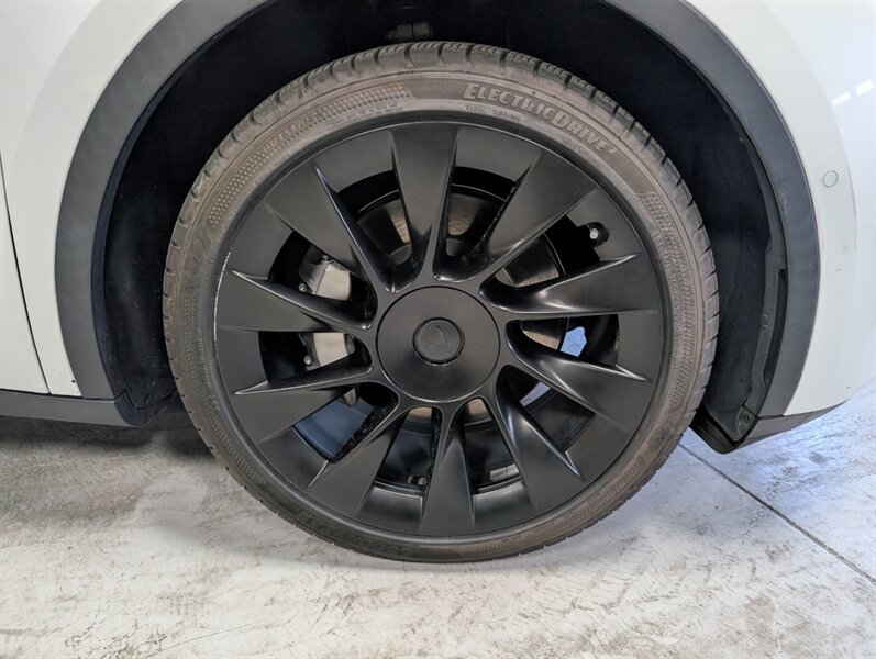 2022 Tesla Model Y Long Range - Photo 12 - Bountiful, UT 84010