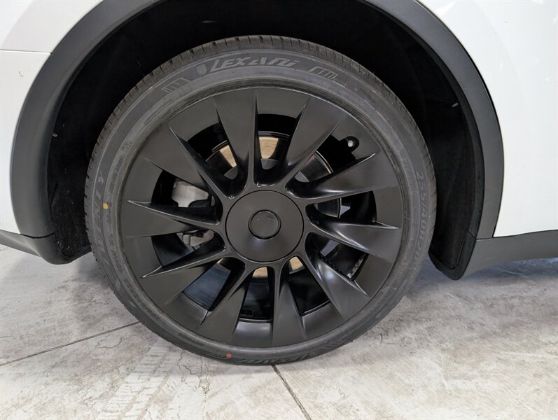 2022 Tesla Model Y Long Range - Photo 13 - Bountiful, UT 84010