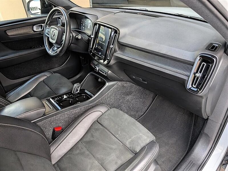 2019 Volvo XC40 T5 R-Design - Photo 4 - Bountiful, UT 84010