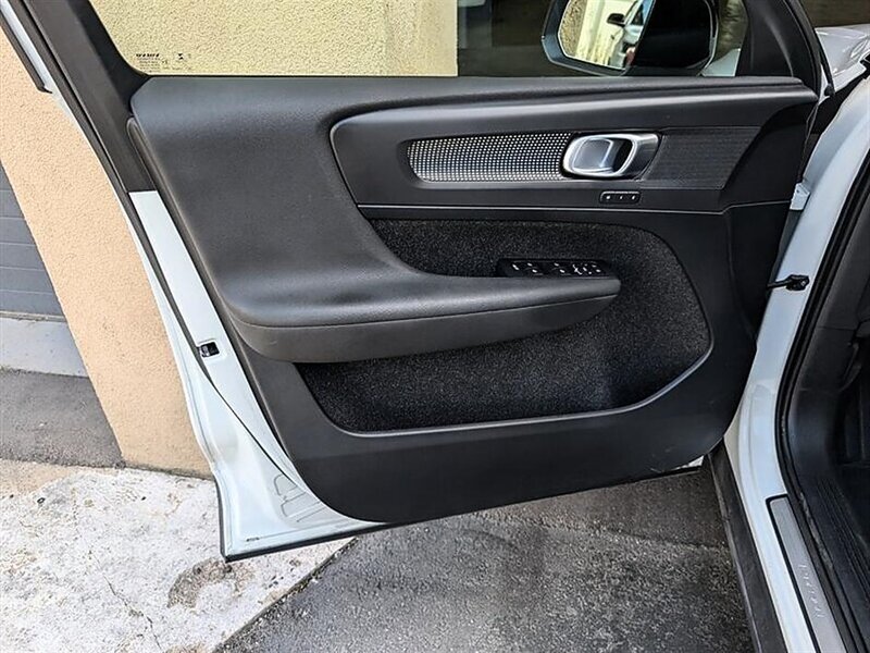 2019 Volvo XC40 T5 R-Design - Photo 18 - Bountiful, UT 84010