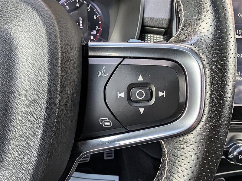 2019 Volvo XC40 T5 R-Design - Photo 22 - Bountiful, UT 84010